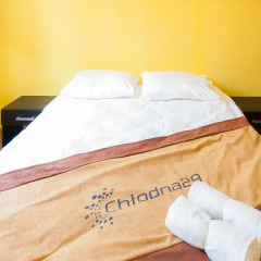Chłodna29 Hostel Стандартный номер с двуспальной кроватью (общая ванная комната)