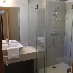 Отель Browns Sports & Leisure Club 4* Улучшенная вилла разные типы кроватей фото 18