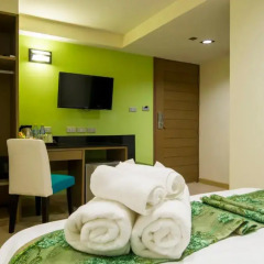 Отель Eleven Avenue Suites Bangkok 3* Улучшенный номер с различными типами кроватей фото 4