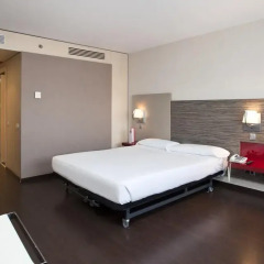 Отель ILUNION Barcelona 4* Стандартный номер с различными типами кроватей фото 16