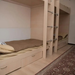 Dos Hostel Almaty Кровать в мужском общем номере
