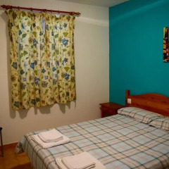 Отель Bungalows Ses Malvas Испания, Кала-эн-Бланес - 1 отзыв об отеле, цены и фото номеров - забронировать отель Bungalows Ses Malvas онлайн комната для гостей