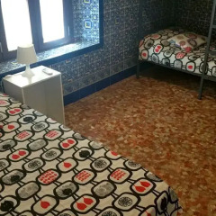 Отель Arc House Sevilla Номер с общей ванной комнатой с различными типами кроватей (общая ванная комната) фото 7