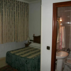 Отель Hostal Alfaro Мадрид комната для гостей фото 4