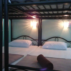 Baan Mook Anda Hostel Кровать в общем номере фото 4