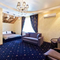 Гостиница Royal Castle Номер Комфорт с различными типами кроватей фото 4