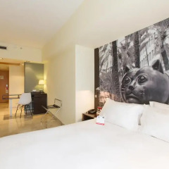 Expo Hotel Barcelona 4* Улучшенный номер с различными типами кроватей фото 9