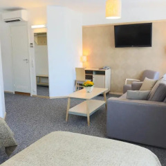 Tartu Hotel 2* Стандартный семейный номер с двуспальной кроватью фото 11