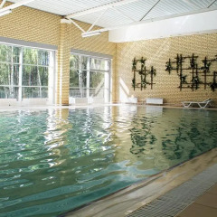 Гостиница Sanatoriy Serebryany Ples в Лунево отзывы, цены и фото номеров - забронировать гостиницу Sanatoriy Serebryany Ples онлайн бассейн