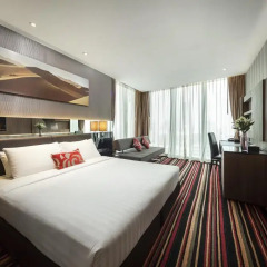 Отель The Continent Bangkok by Compass Hospitality 4* Представительский номер с различными типами кроватей фото 5