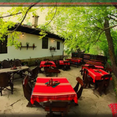 Отель Sharlopova Boutique Guest House - Sauna & Hot Tub Боженци парковка
