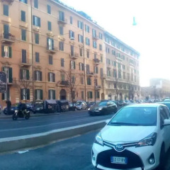 Отель Sunny flat in elegant building close to Colosseum Стандартный номер