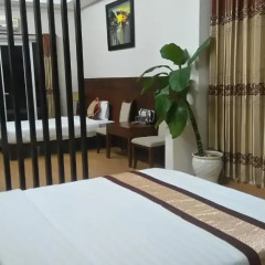 Gold Hotel Hue 3* Улучшенный семейный номер с двуспальной кроватью фото 2