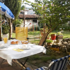 Отель Larraenea Bed And Breakfast Лесака питание