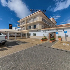 Hotel Apartamentos Loto Conil парковка