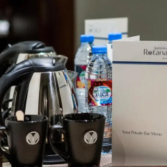 Отель Jumeira Rotana Стандартный номер с различными типами кроватей фото 5