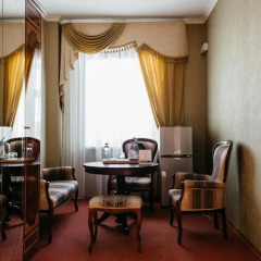 Гостиница Золотое Кольцо Кострома Люкс с двуспальной кроватью фото 18