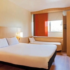 Отель ibis Barcelona Aeropuerto Viladecans 3* Стандартный семейный номер с двуспальной кроватью