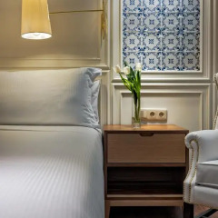 Отель H10 Duque de Loulé 4* Люкс с различными типами кроватей фото 7