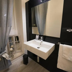 Отель So & Leo Guest House Генуя ванная
