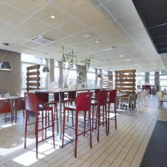 Отель Campanile Lyon Centre - Gare Part Dieu Франция, Лион - отзывы, цены и фото номеров - забронировать отель Campanile Lyon Centre - Gare Part Dieu онлайн гостиничный бар