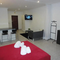 Апартаменты Original Studio Downtown комната для гостей фото 5