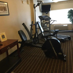 Отель Quality Inn and Suites Summit County фитнесс-зал фото 2