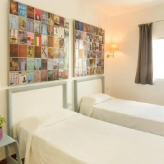 Отель Málaga Inn 2* Стандартный номер с 2 отдельными кроватями (общая ванная комната)