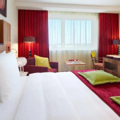 Отель Radisson Blu Hamburg Airport 5* Люкс
