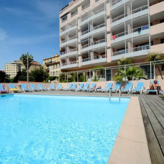 Отель Odalys - Appart'Hotel Les Félibriges Франция, Канны - отзывы, цены и фото номеров - забронировать отель Odalys - Appart'Hotel Les Félibriges онлайн бассейн фото 2