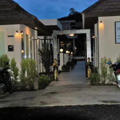 Отель Thuan Resort парковка