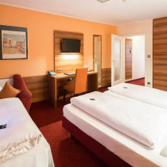 Hotel Isartor 3* Стандартный семейный номер с двуспальной кроватью фото 2