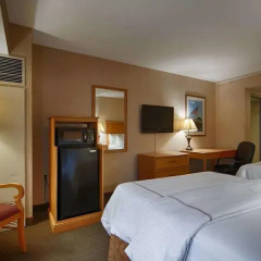 Red Lion Hotel Arlington Rosslyn Iwo Jima 2* Стандартный номер с различными типами кроватей фото 4