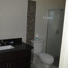 Отель Kingston Paradise Place Guesthouse Люкс с различными типами кроватей фото 15