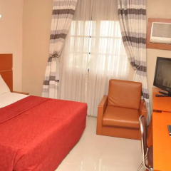 Grace Point Resort Hotel сейф в номере