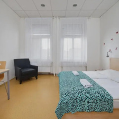 Hostel Florenc Стандартный номер с двуспальной кроватью (общая ванная комната) фото 2