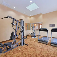 Отель Sleep Inn & Suites And Conference Center фитнесс-зал фото 2