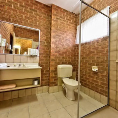 Отель Central Yarrawonga Motor Inn 3* Номер Делюкс с различными типами кроватей фото 3