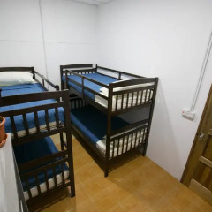 Alice Semporna Backpackers Hostel Кровать в общем номере с двухъярусной кроватью фото 2