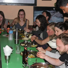 Отель Kiwi Guest House Backpackers Hostel Непал, Покхара - отзывы, цены и фото номеров - забронировать отель Kiwi Guest House Backpackers Hostel онлайн гостиничный бар