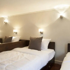 Golden Mountain Hostel Стандартный семейный номер с двуспальной кроватью (общая ванная комната) фото 5