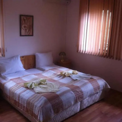 Отель Toncho"s Guest House & Mehana Велико Тырново комната для гостей фото 3