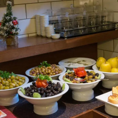Отель GK Regency Suites питание фото 3