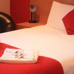 Newton Hotel 3* Стандартный номер с двуспальной кроватью фото 2