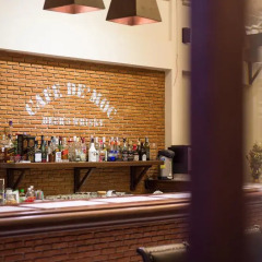 Hotel De Moc гостиничный бар