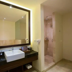 Ubud Village Hotel 4* Номер Делюкс с различными типами кроватей