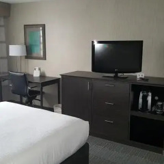 Отель Holiday Inn Columbus Downtown Capitol Square 3* Стандартный номер с различными типами кроватей фото 3