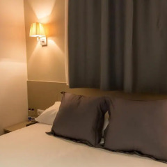 Отель Hostalin Barcelona Pg. de Gràcia 3* Стандартный номер с двуспальной кроватью фото 31