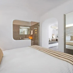 Отель Athina Luxury Suites 4* Люкс повышенной комфортности с различными типами кроватей фото 13
