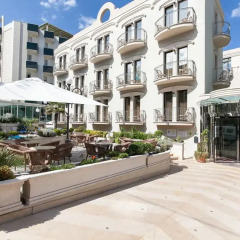 Hotel Ambassador городской автобус
